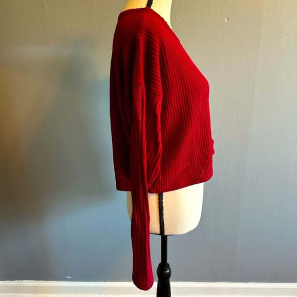 WILD FABLE BEAUTIFUL WINE OVERSIZED TOP. SIZE SMALL. - Picture 3 of 7